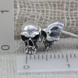 Skull Earrings, Skull Jewelry,gothic, Silver..